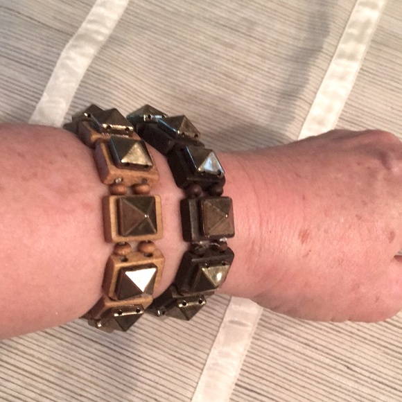 SET/3 Studded Geometric Stretch Bracelets - Picture 4 of 6
